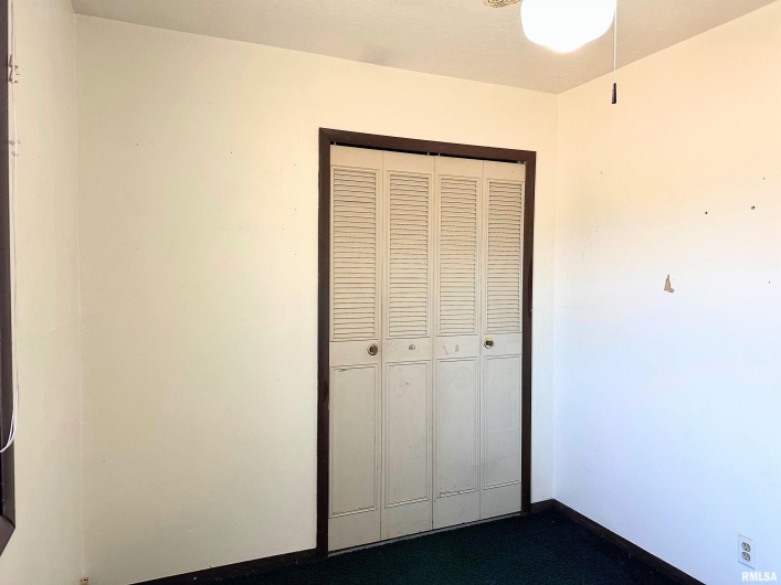 909 6TH Street, Murphysboro, Illinois 62966, 3 Bedrooms Bedrooms, 0 ,1 BathroomBathrooms,Residential,For Sale,6TH,0,RMAEB456976
