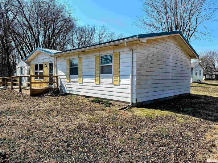 909 6TH Street, Murphysboro, Illinois 62966, 3 Bedrooms Bedrooms, 0 ,1 BathroomBathrooms,Residential,For Sale,6TH,0,RMAEB456976