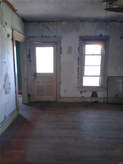 607 Hancock Street, Steeleville, Illinois 62288, 3 Bedrooms Bedrooms, 6 Rooms Rooms,Residential,For Sale,Hancock,MAR25012863