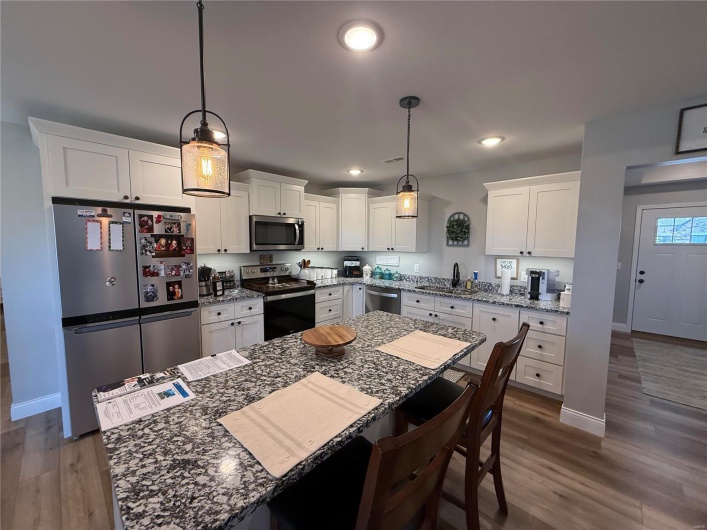 379 Lakeview, Cape Girardeau, Missouri 63701, 3 Bedrooms Bedrooms, 8 Rooms Rooms,2 BathroomsBathrooms,Residential,For Sale,Lakeview,MAR25012266