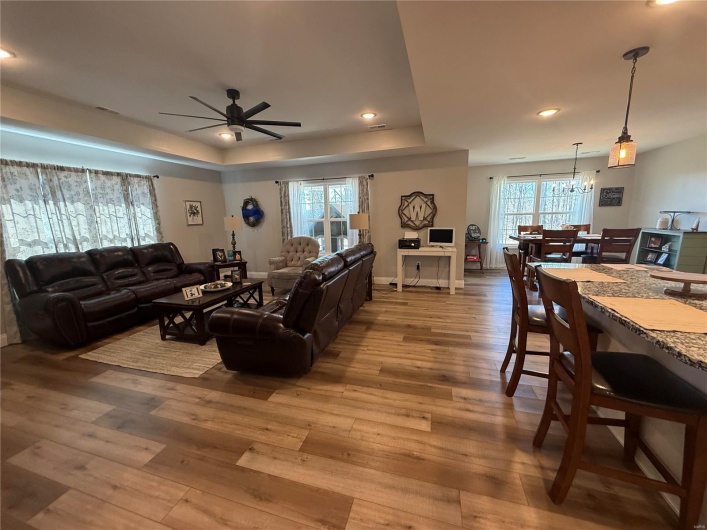 379 Lakeview, Cape Girardeau, Missouri 63701, 3 Bedrooms Bedrooms, 8 Rooms Rooms,2 BathroomsBathrooms,Residential,For Sale,Lakeview,MAR25012266