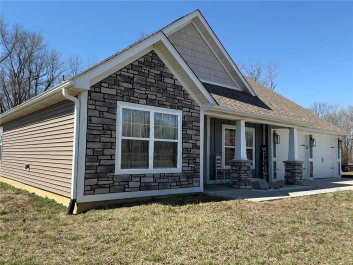 379 Lakeview, Cape Girardeau, Missouri 63701, 3 Bedrooms Bedrooms, 8 Rooms Rooms,2 BathroomsBathrooms,Residential,For Sale,Lakeview,MAR25012266