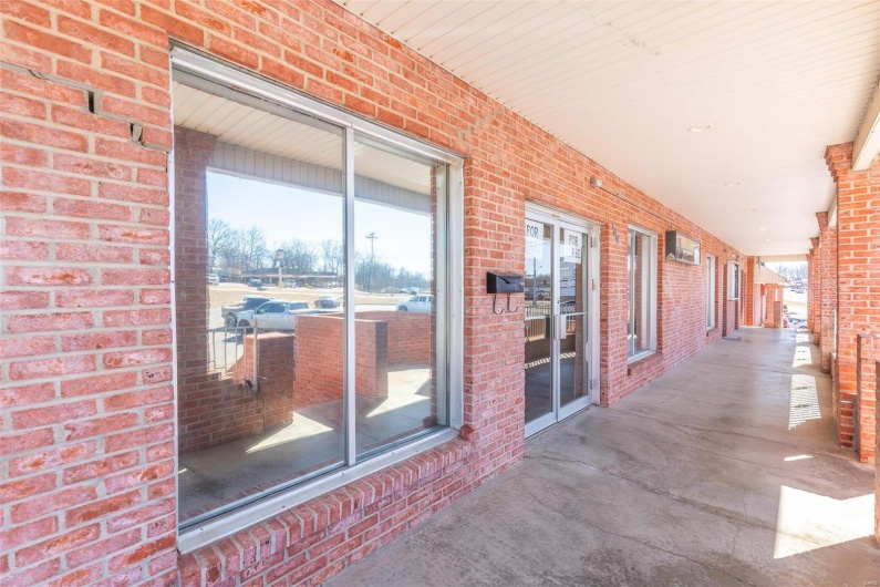 2008 N Westwood Blvd, Poplar Bluff, Missouri 63901, ,Commercial Lease,For Sale,N Westwood Blvd,MAR25013045
