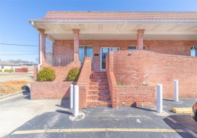 2008 N Westwood Blvd, Poplar Bluff, Missouri 63901, ,Commercial Lease,For Sale,N Westwood Blvd,MAR25013045