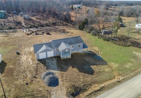 770 County Road 552, Poplar Bluff, Missouri 63901, 4 Bedrooms Bedrooms, 12 Rooms Rooms,3 BathroomsBathrooms,Residential,For Sale,County Road 552,MAR24076380
