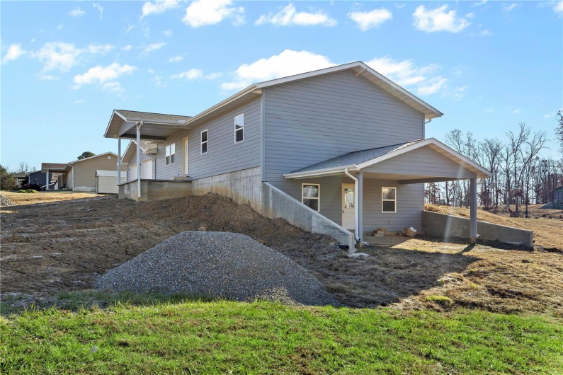 770 County Road 552, Poplar Bluff, Missouri 63901, 4 Bedrooms Bedrooms, 12 Rooms Rooms,3 BathroomsBathrooms,Residential,For Sale,County Road 552,MAR24076380
