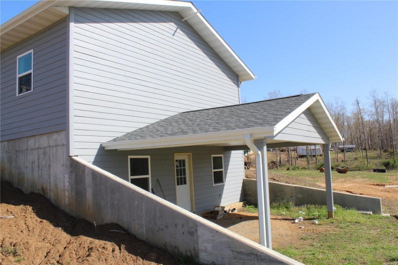770 County Road 552, Poplar Bluff, Missouri 63901, 4 Bedrooms Bedrooms, 12 Rooms Rooms,3 BathroomsBathrooms,Residential,For Sale,County Road 552,MAR24076380