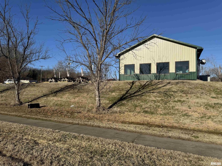 465 FRONT Street, Dongola, Illinois 62926-0000, 0 , 0 ,0,Commercial Sale,For Sale,FRONT,0,RMAEB456996