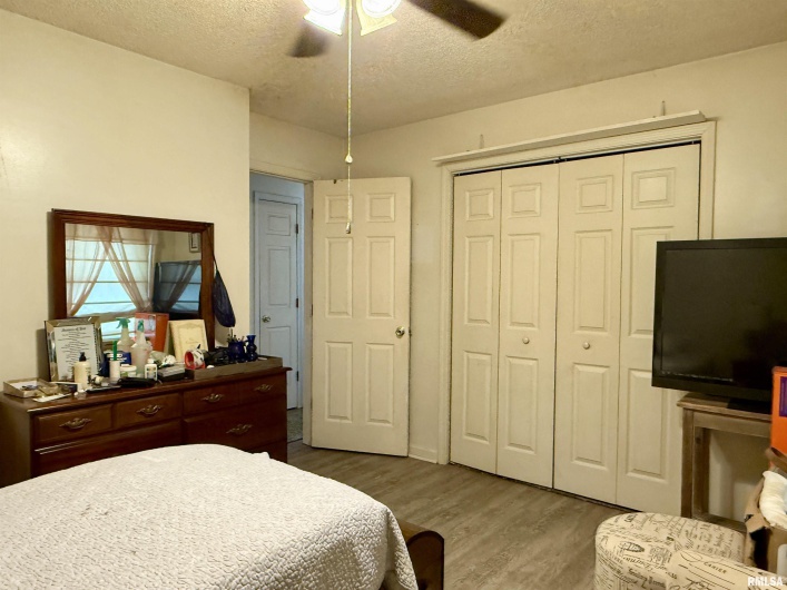 6 CARRIAGE Lane, Metropolis, Illinois 62960, 3 Bedrooms Bedrooms, 0 ,2 BathroomsBathrooms,Residential,For Sale,CARRIAGE,0,RMAEB456985