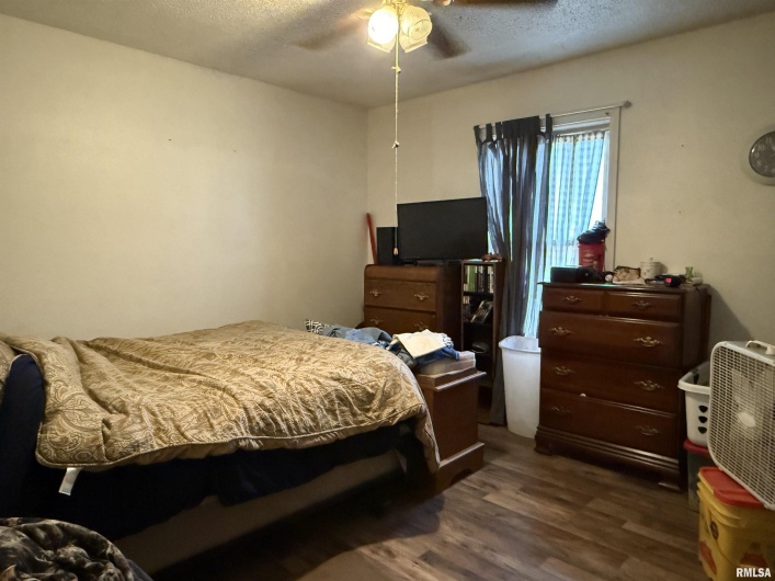 6 CARRIAGE Lane, Metropolis, Illinois 62960, 3 Bedrooms Bedrooms, 0 ,2 BathroomsBathrooms,Residential,For Sale,CARRIAGE,0,RMAEB456985