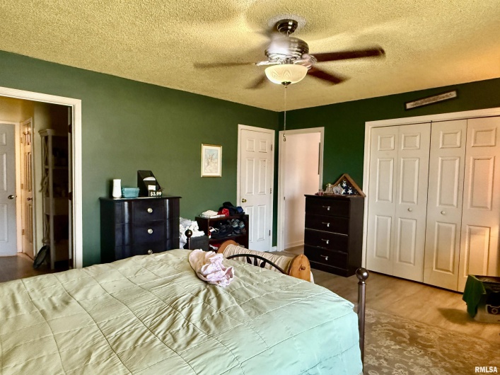 6 CARRIAGE Lane, Metropolis, Illinois 62960, 3 Bedrooms Bedrooms, 0 ,2 BathroomsBathrooms,Residential,For Sale,CARRIAGE,0,RMAEB456985