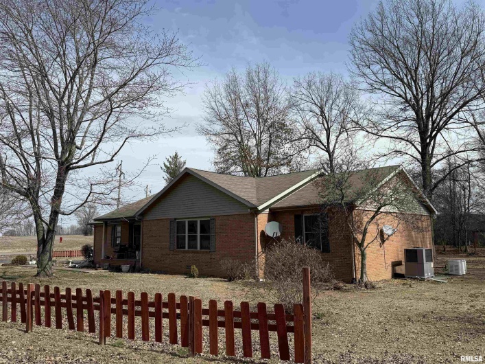 6 CARRIAGE Lane, Metropolis, Illinois 62960, 3 Bedrooms Bedrooms, 0 ,2 BathroomsBathrooms,Residential,For Sale,CARRIAGE,0,RMAEB456985