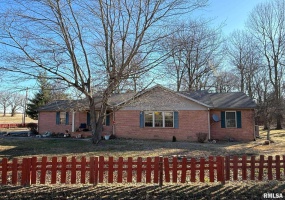 6 CARRIAGE Lane, Metropolis, Illinois 62960, 3 Bedrooms Bedrooms, 0 ,2 BathroomsBathrooms,Residential,For Sale,CARRIAGE,0,RMAEB456985