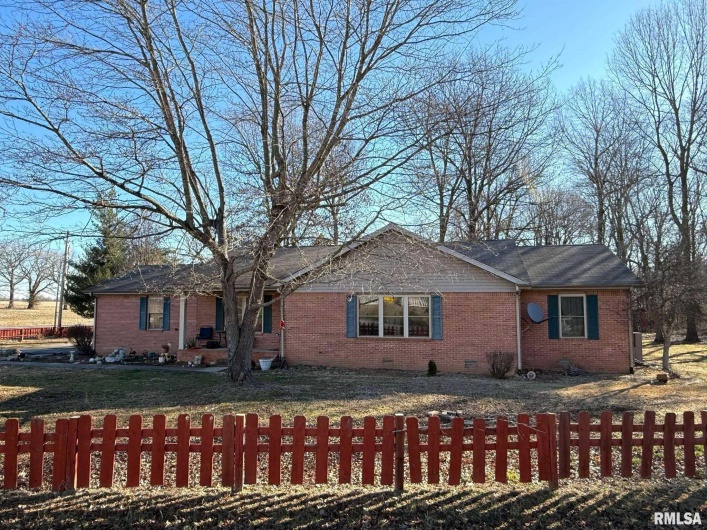 6 CARRIAGE Lane, Metropolis, Illinois 62960, 3 Bedrooms Bedrooms, 0 ,2 BathroomsBathrooms,Residential,For Sale,CARRIAGE,0,RMAEB456985