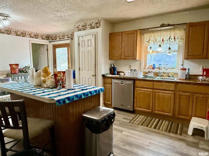 6 CARRIAGE Lane, Metropolis, Illinois 62960, 3 Bedrooms Bedrooms, 0 ,2 BathroomsBathrooms,Residential,For Sale,CARRIAGE,0,RMAEB456985