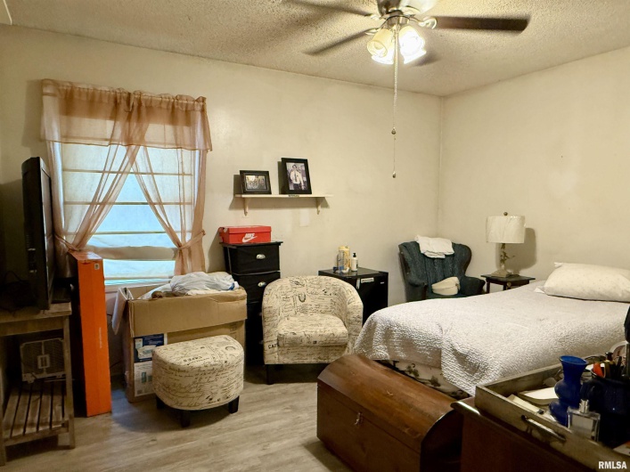 6 CARRIAGE Lane, Metropolis, Illinois 62960, 3 Bedrooms Bedrooms, 0 ,2 BathroomsBathrooms,Residential,For Sale,CARRIAGE,0,RMAEB456985