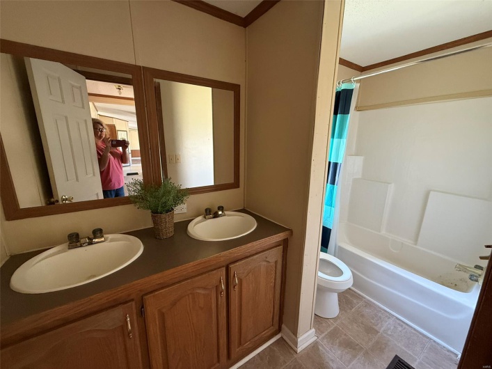 434 Whispering Wind Lane, Cape Girardeau, Missouri 63701, 3 Bedrooms Bedrooms, 7 Rooms Rooms,2 BathroomsBathrooms,Residential,For Sale,Whispering Wind,MAR25013213