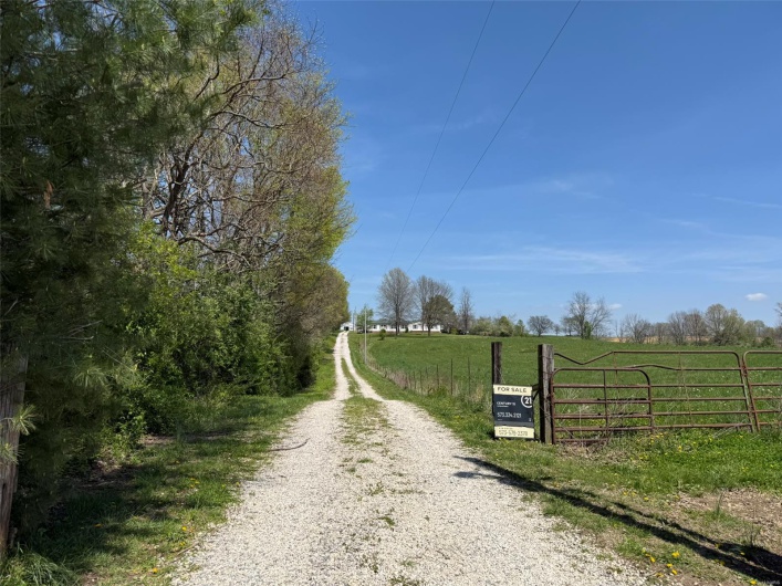 434 Whispering Wind Lane, Cape Girardeau, Missouri 63701, 3 Bedrooms Bedrooms, 7 Rooms Rooms,2 BathroomsBathrooms,Residential,For Sale,Whispering Wind,MAR25013213