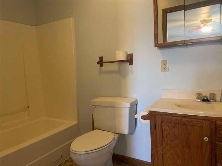 39299 Freda Drive, Malden, Missouri 63863, 4 Bedrooms Bedrooms, 11 Rooms Rooms,2 BathroomsBathrooms,Residential,For Sale,Freda,MAR25013333