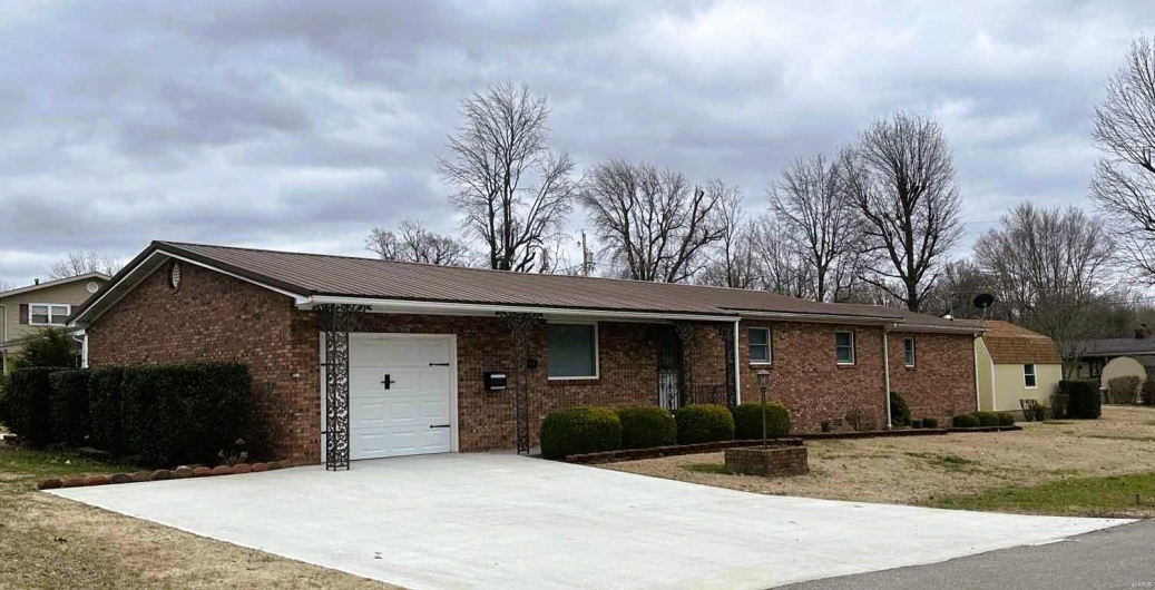501 Forrest, Dexter, Missouri 63841, 4 Bedrooms Bedrooms, 13 Rooms Rooms,3 BathroomsBathrooms,Residential,For Sale,Forrest,MAR25013457