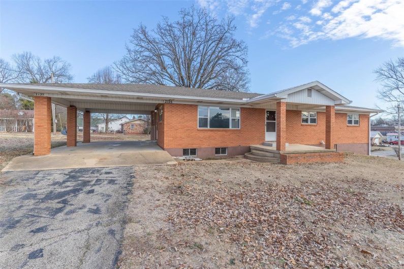 2125 Barron Road, Poplar Bluff, Missouri 63901, 4 Bedrooms Bedrooms, 12 Rooms Rooms,1 BathroomBathrooms,Residential,For Sale,Barron Road,MAR25008815