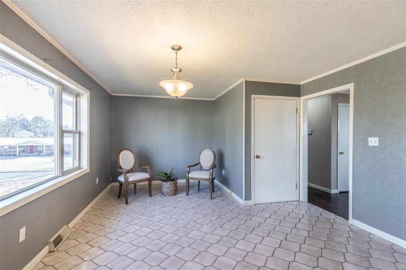 2125 Barron Road, Poplar Bluff, Missouri 63901, 4 Bedrooms Bedrooms, 12 Rooms Rooms,1 BathroomBathrooms,Residential,For Sale,Barron Road,MAR25008815