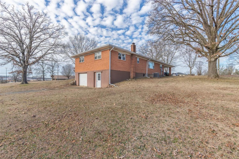 2125 Barron Road, Poplar Bluff, Missouri 63901, 4 Bedrooms Bedrooms, 12 Rooms Rooms,1 BathroomBathrooms,Residential,For Sale,Barron Road,MAR25008815