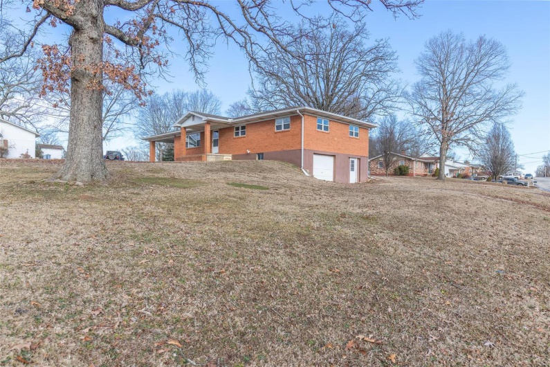 2125 Barron Road, Poplar Bluff, Missouri 63901, 4 Bedrooms Bedrooms, 12 Rooms Rooms,1 BathroomBathrooms,Residential,For Sale,Barron Road,MAR25008815