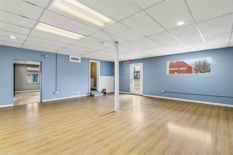 1005 SAINT E GENEVIEVE AVE, Farmington, Missouri 63640, ,Commercial Sale,For Sale,SAINT E GENEVIEVE AVE,MAR25013420