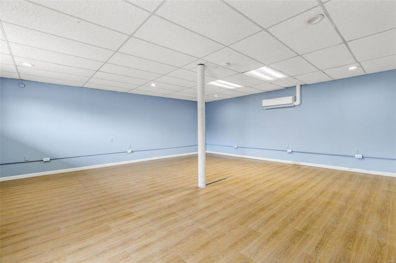 1005 SAINT E GENEVIEVE AVE, Farmington, Missouri 63640, ,Commercial Sale,For Sale,SAINT E GENEVIEVE AVE,MAR25013420