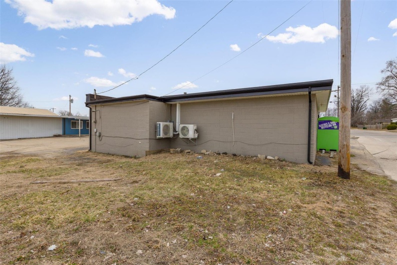 1005 SAINT E GENEVIEVE AVE, Farmington, Missouri 63640, ,Commercial Sale,For Sale,SAINT E GENEVIEVE AVE,MAR25013420