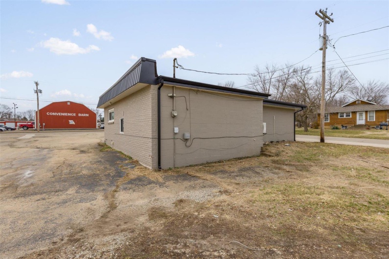 1005 SAINT E GENEVIEVE AVE, Farmington, Missouri 63640, ,Commercial Sale,For Sale,SAINT E GENEVIEVE AVE,MAR25013420