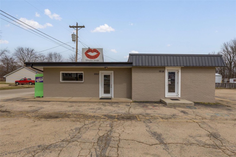 1005 SAINT E GENEVIEVE AVE, Farmington, Missouri 63640, ,Commercial Sale,For Sale,SAINT E GENEVIEVE AVE,MAR25013420