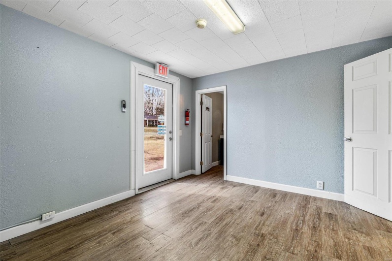 1005 SAINT E GENEVIEVE AVE, Farmington, Missouri 63640, ,Commercial Sale,For Sale,SAINT E GENEVIEVE AVE,MAR25013420