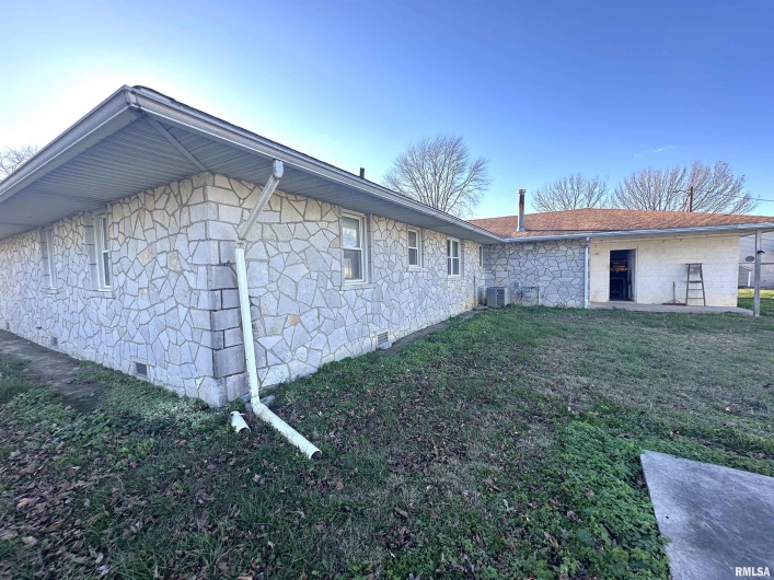 205 Kimmel Bridge Road, Murphysboro, Illinois 62966, 3 Bedrooms Bedrooms, 0 ,2 BathroomsBathrooms,Residential,For Sale,Kimmel Bridge,0,RMAEB457008