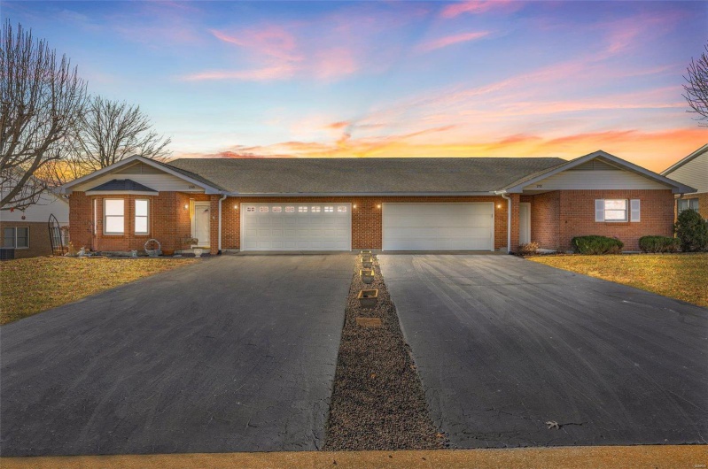 210 Bayberry, Farmington, Missouri 63640, 2 Bedrooms Bedrooms, 8 Rooms Rooms,2 BathroomsBathrooms,Residential,For Sale,Bayberry,MAR25013100