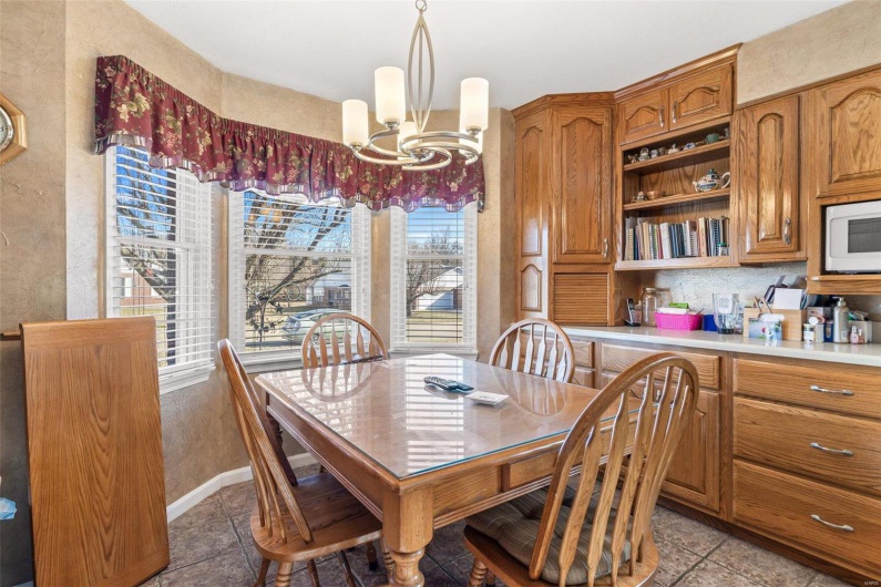 210 Bayberry, Farmington, Missouri 63640, 2 Bedrooms Bedrooms, 8 Rooms Rooms,2 BathroomsBathrooms,Residential,For Sale,Bayberry,MAR25013100