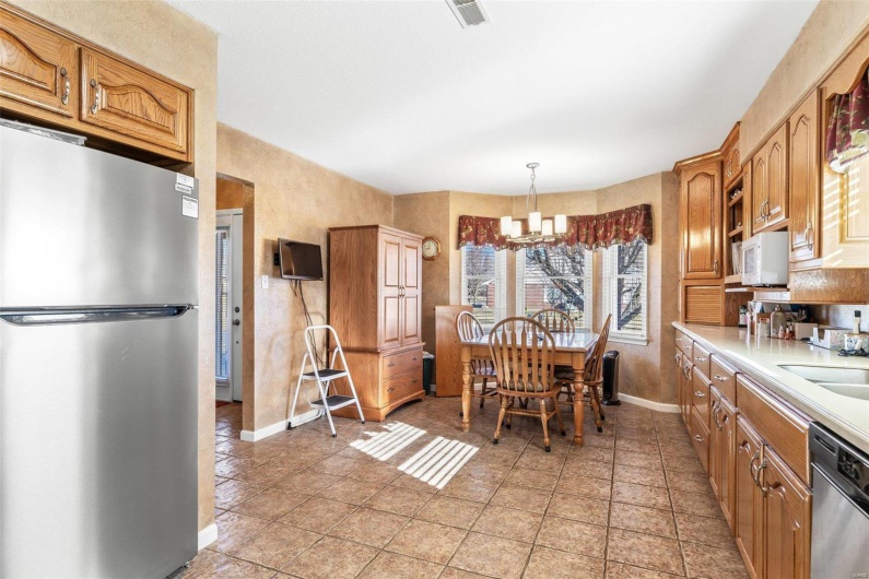 210 Bayberry, Farmington, Missouri 63640, 2 Bedrooms Bedrooms, 8 Rooms Rooms,2 BathroomsBathrooms,Residential,For Sale,Bayberry,MAR25013100