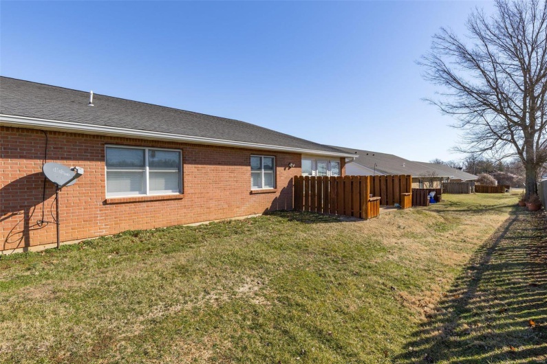 210 Bayberry, Farmington, Missouri 63640, 2 Bedrooms Bedrooms, 8 Rooms Rooms,2 BathroomsBathrooms,Residential,For Sale,Bayberry,MAR25013100