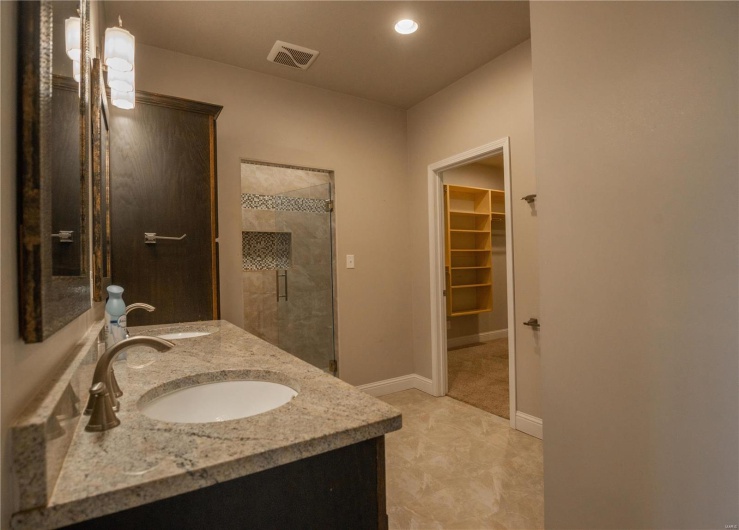 297 Boulder Trail Drive, Poplar Bluff, Missouri 63901, 3 Bedrooms Bedrooms, 7 Rooms Rooms,2 BathroomsBathrooms,Residential,For Sale,Boulder Trail,MAR25013660