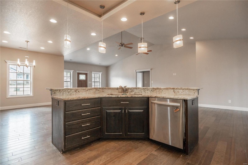 297 Boulder Trail Drive, Poplar Bluff, Missouri 63901, 3 Bedrooms Bedrooms, 7 Rooms Rooms,2 BathroomsBathrooms,Residential,For Sale,Boulder Trail,MAR25013660