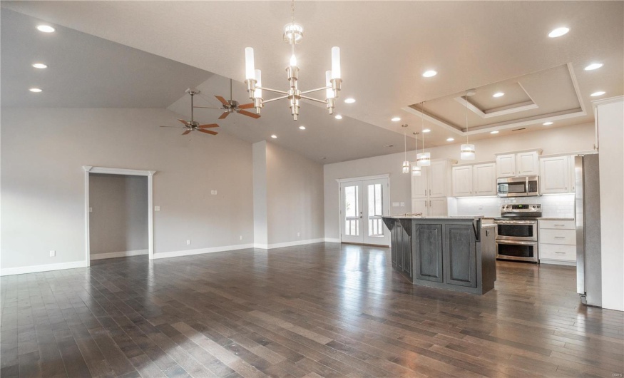 297 Boulder Trail Drive, Poplar Bluff, Missouri 63901, 3 Bedrooms Bedrooms, 7 Rooms Rooms,2 BathroomsBathrooms,Residential,For Sale,Boulder Trail,MAR25013660