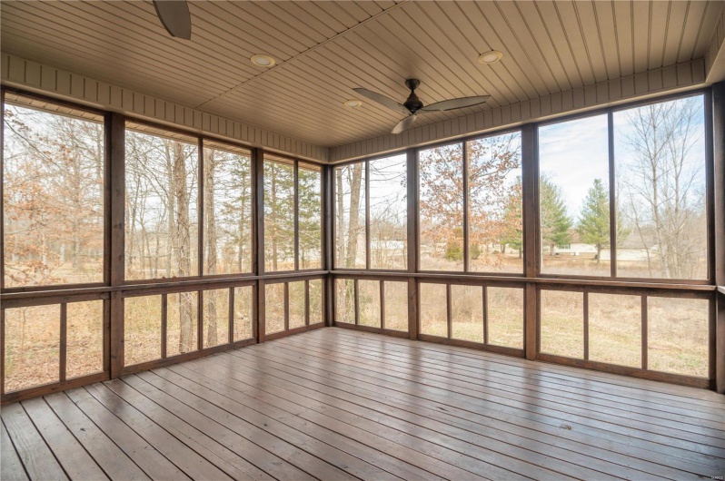 297 Boulder Trail Drive, Poplar Bluff, Missouri 63901, 3 Bedrooms Bedrooms, 7 Rooms Rooms,2 BathroomsBathrooms,Residential,For Sale,Boulder Trail,MAR25013660