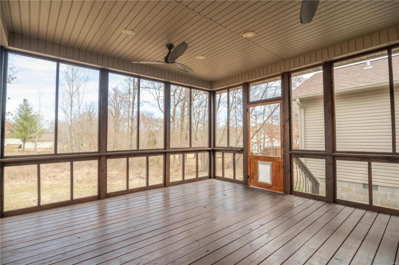 297 Boulder Trail Drive, Poplar Bluff, Missouri 63901, 3 Bedrooms Bedrooms, 7 Rooms Rooms,2 BathroomsBathrooms,Residential,For Sale,Boulder Trail,MAR25013660