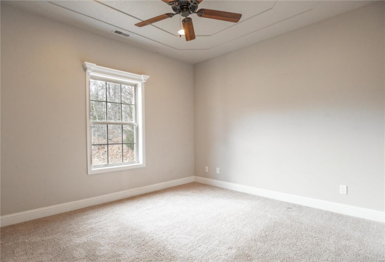 297 Boulder Trail Drive, Poplar Bluff, Missouri 63901, 3 Bedrooms Bedrooms, 7 Rooms Rooms,2 BathroomsBathrooms,Residential,For Sale,Boulder Trail,MAR25013660