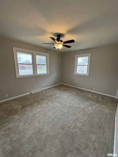 213 Dorris Drive, Metropolis, Illinois 62960, 3 Bedrooms Bedrooms, 0 ,1 BathroomBathrooms,Residential,For Sale,Dorris,0,RMAEB457030