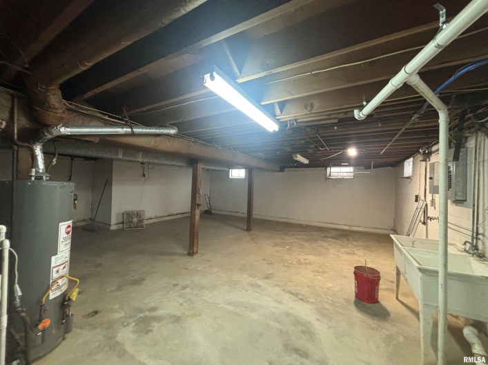 213 Dorris Drive, Metropolis, Illinois 62960, 3 Bedrooms Bedrooms, 0 ,1 BathroomBathrooms,Residential,For Sale,Dorris,0,RMAEB457030