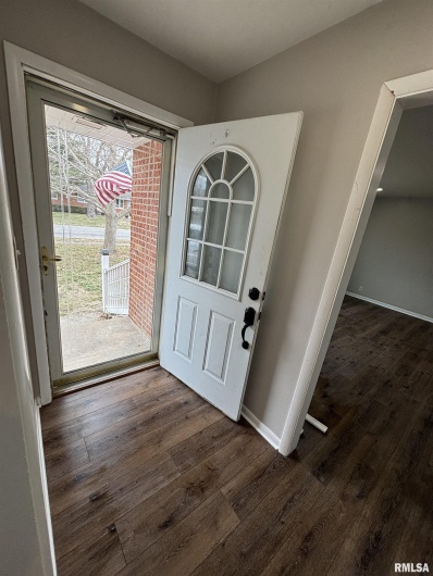 213 Dorris Drive, Metropolis, Illinois 62960, 3 Bedrooms Bedrooms, 0 ,1 BathroomBathrooms,Residential,For Sale,Dorris,0,RMAEB457030