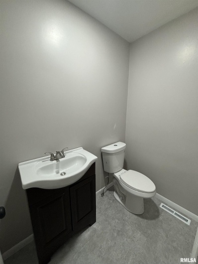 213 Dorris Drive, Metropolis, Illinois 62960, 3 Bedrooms Bedrooms, 0 ,1 BathroomBathrooms,Residential,For Sale,Dorris,0,RMAEB457030