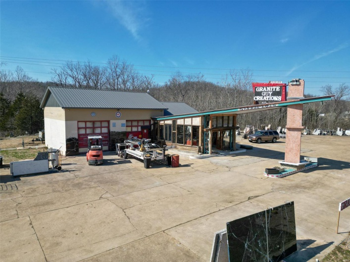 8680 Hwy 67, Fredericktown, Missouri 63645, ,Commercial Sale,For Sale,Hwy 67,MAR25003834